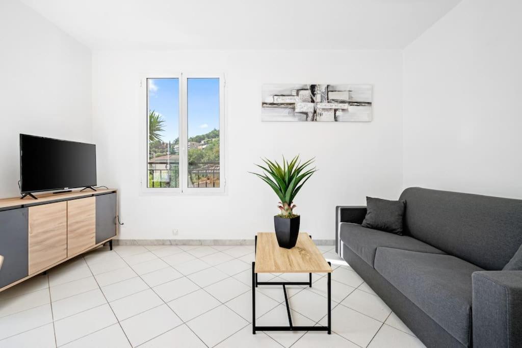 La Villa Julia - Calme - Spacieux - Parking Prive - Climatisation Menton Bagian luar foto