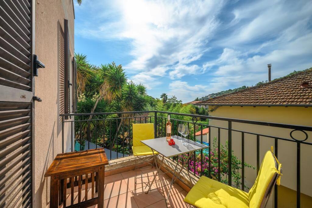 La Villa Julia - Calme - Spacieux - Parking Prive - Climatisation Menton Bagian luar foto